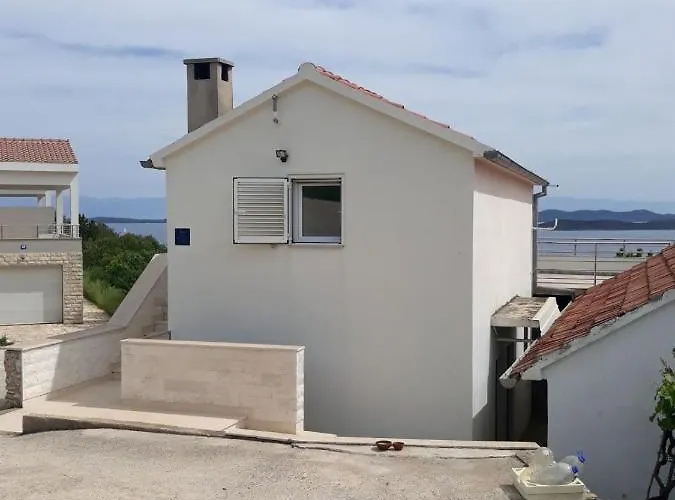 With A Parking Space Savar, Dugi Otok - 14373 דירה Savar